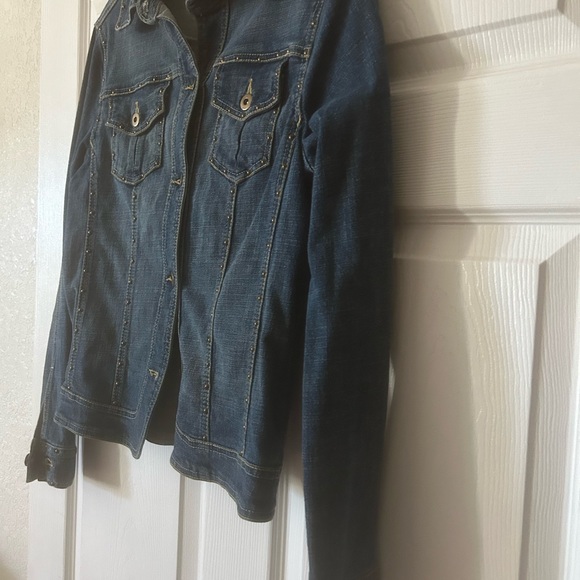 Unique S Denim Jacket embellished w fluer de leis studded back, very flattering. - Picture 4 of 11